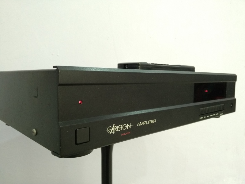 Scotland Made ARISTON Maxim Stereo Integrated Amplifier with Phono MM MC Img_2136
