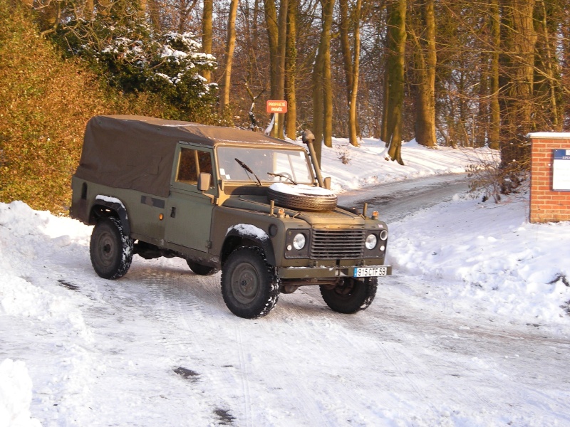 land rover defender militaire Dscn0319