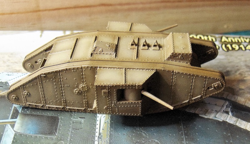 British Tank MK II mâle bataille de Arras Master Box 1/72°  Hpim2516