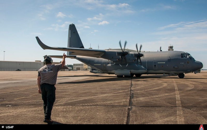 Lockheed C-130 Hercules - Page 2 2526