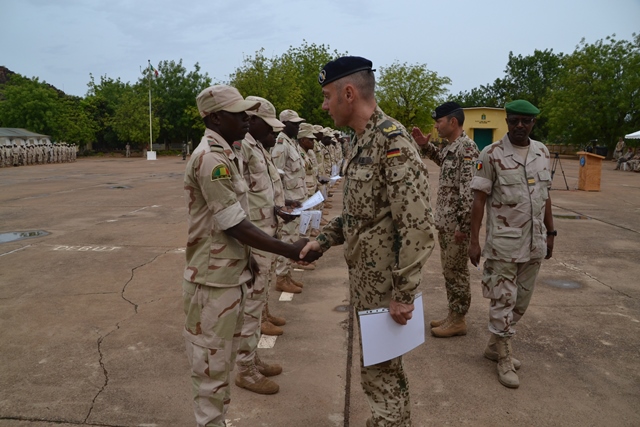 Armée Malienne / Armed and Security Forces of Mali - Page 13 3178
