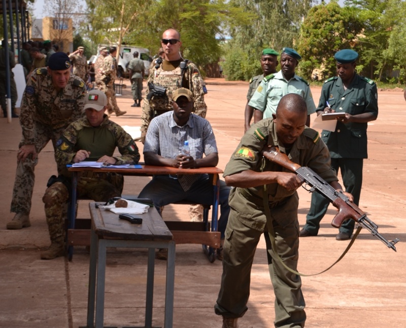 Armée Malienne / Armed and Security Forces of Mali - Page 13 3431