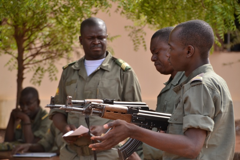 Armée Malienne / Armed and Security Forces of Mali - Page 13 3726