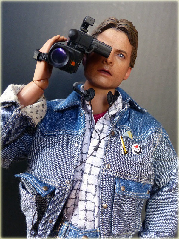 Marty McFly et DeLorean 1/6éme Hot Toys Palier40