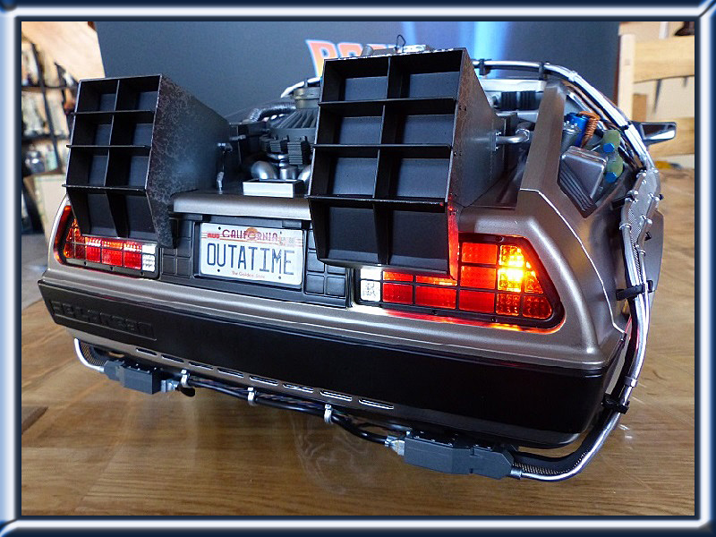 Marty McFly et DeLorean 1/6éme Hot Toys Palier91