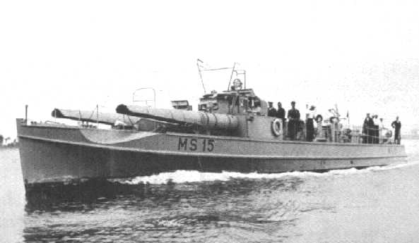 Vedettes d'assaut et vedettes lance torpilles italiennes Ms15-110