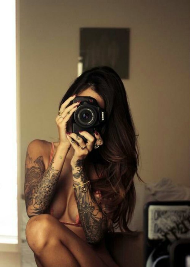 CHARME - Les plus belles femmes sont tatouées... - Page 8 33ba8010