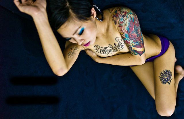 CHARME - Les plus belles femmes sont tatouées... - Page 8 90716410