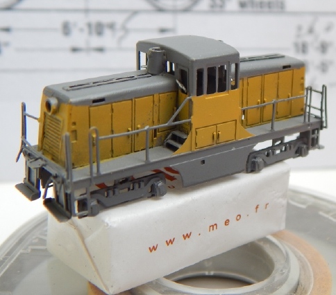 Un GE 44 ton en Z Ge44_315