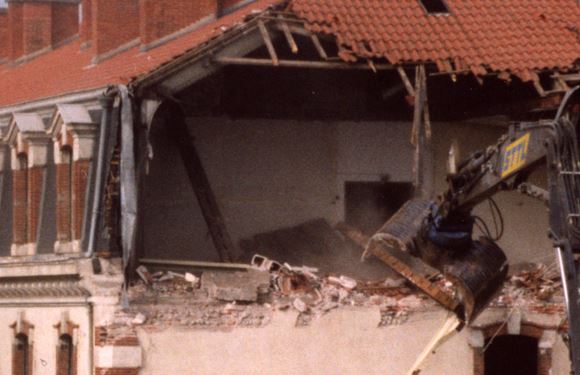Les casernes NIEL Des210