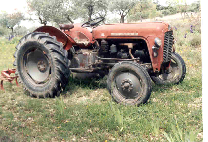 (Recherche) micro tracteur Mf835-10