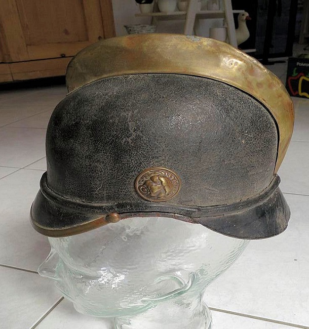 Casque de pompier allemand. Casque12