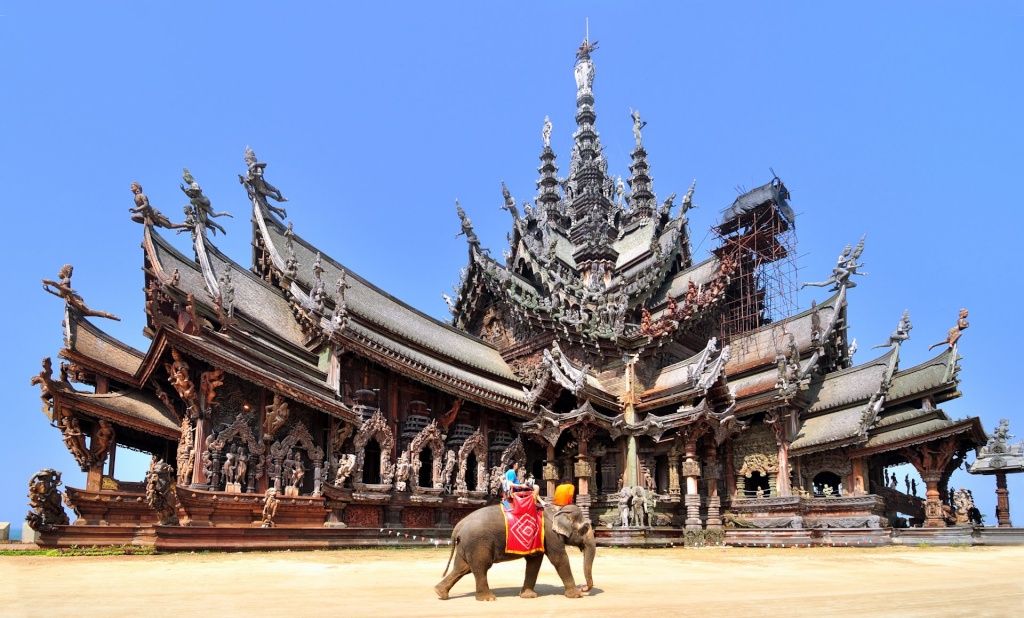 Le Sanctuaire de la Vérité, The Sanctuary of Truth, Wang Boran, Pattaya en Thaïlande. 10156610