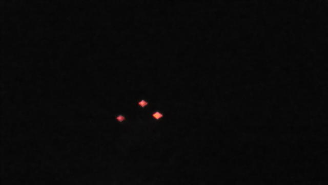 2014: le13 octobre  /vers 22h30  - 4 grosses lumières rouges  Ovnis à Nantes (44) Pays de Loire -  - Page 6 4_bali10