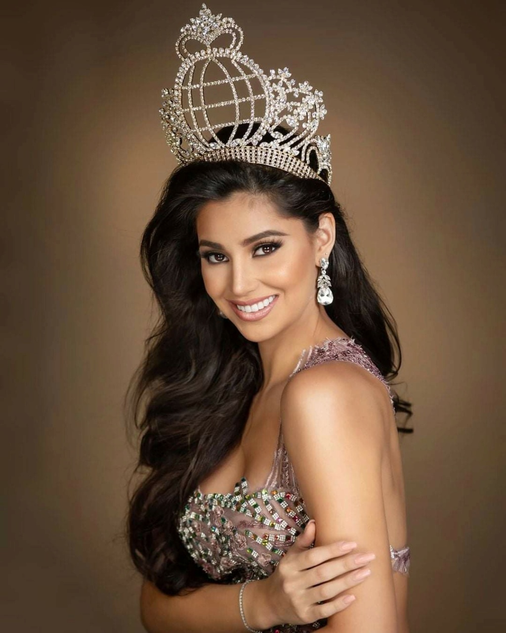 Andrea Aguilera (COLOMBIA WORLD 2021 & EARTH 2022) - Miss Earth Fire 2022 Fb_i1265