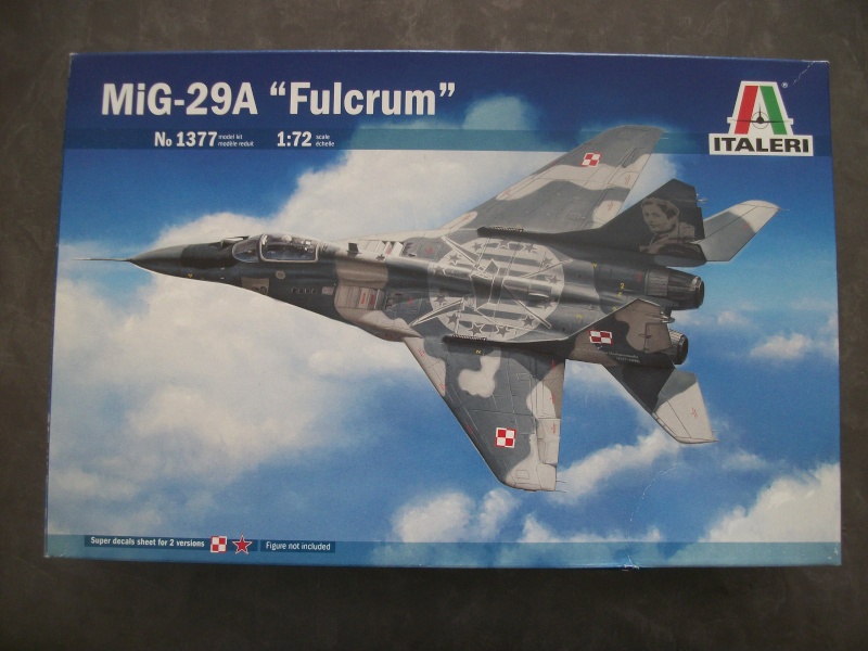 [ITALERI] MIKOYAN-GOUVERICH MiG 29 FULCRUM 1/72ème Réf 1377 100_4674