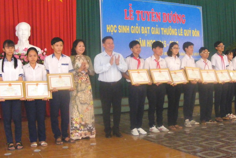 Sở Giáo dục- Đào tạo: Tuyên dương 209 học sinh đạt giải thưởng Lê Quý Đôn Tuyen210