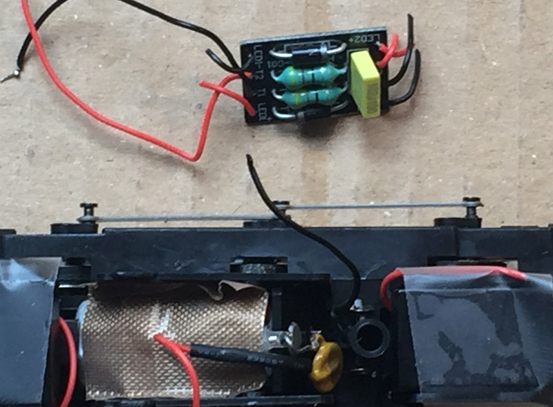 Installation d'un décodeur Lenz Silver Mini dans une loco C61026 Jouef C6102622