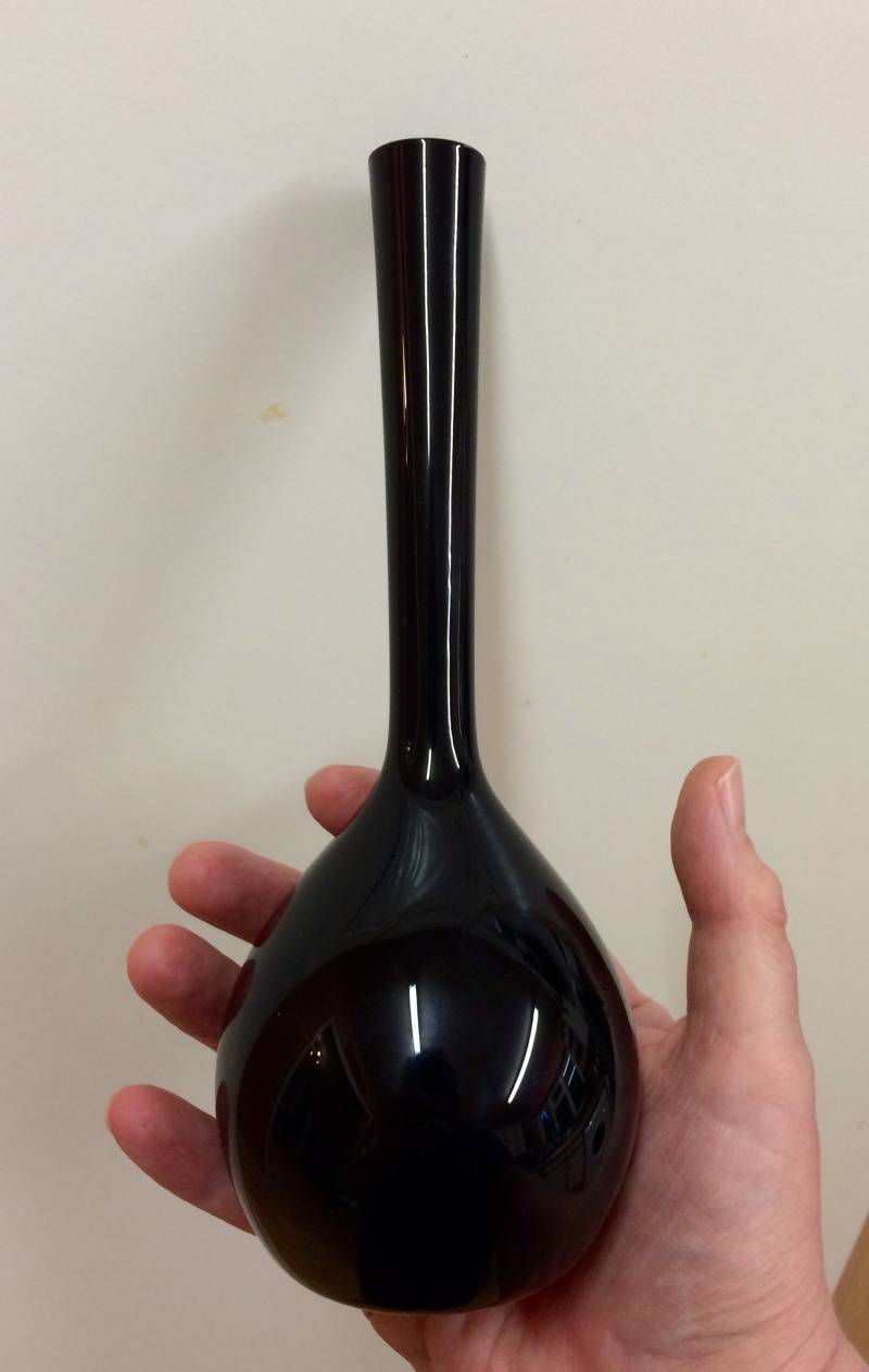 Black vase - stumped Image276