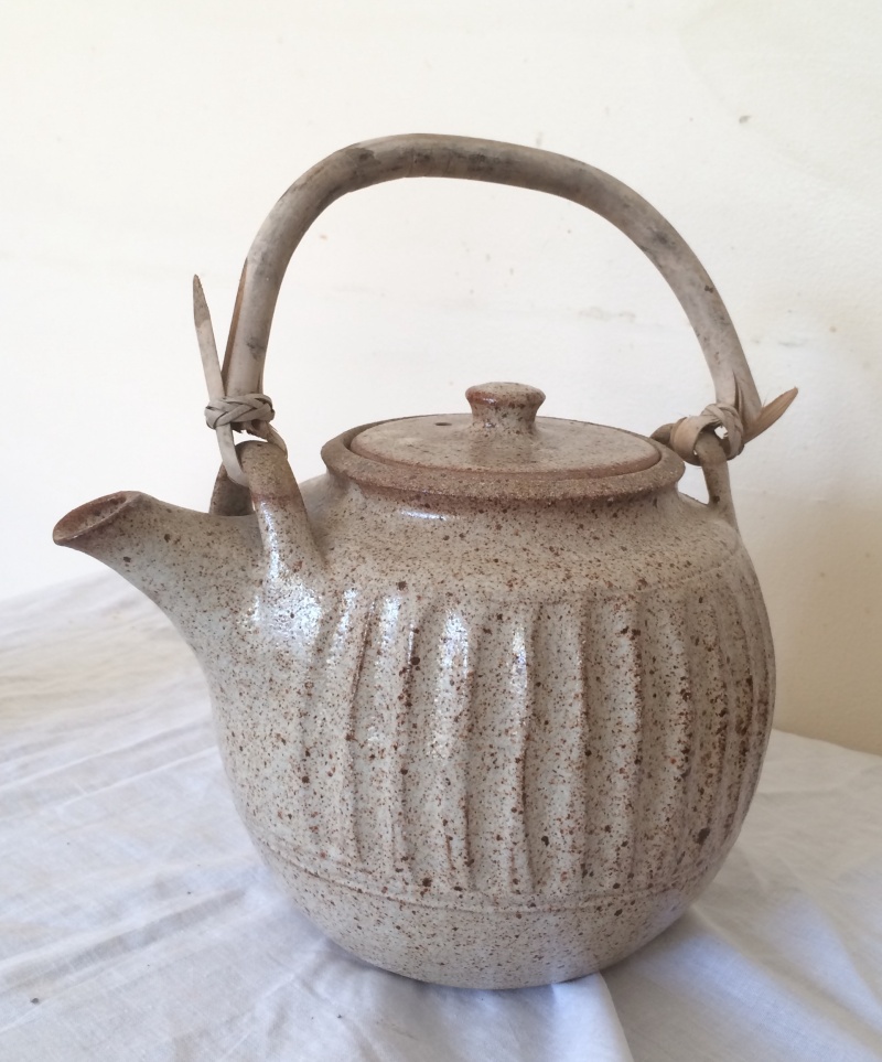 Unmarked teapot Image59