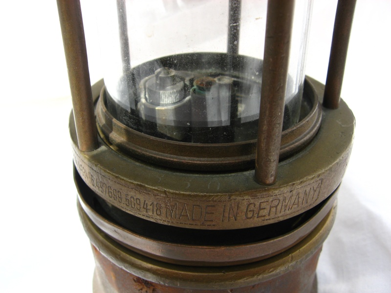 lampes de mineurs, divers objets de mine, outils de mineur et documents - Page 3 Img_8327