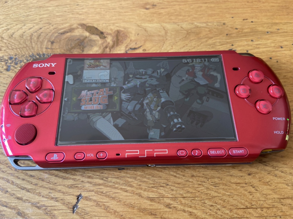 [Vendu] PSP Radian Red 3000 complète + PSP Go Cam 418