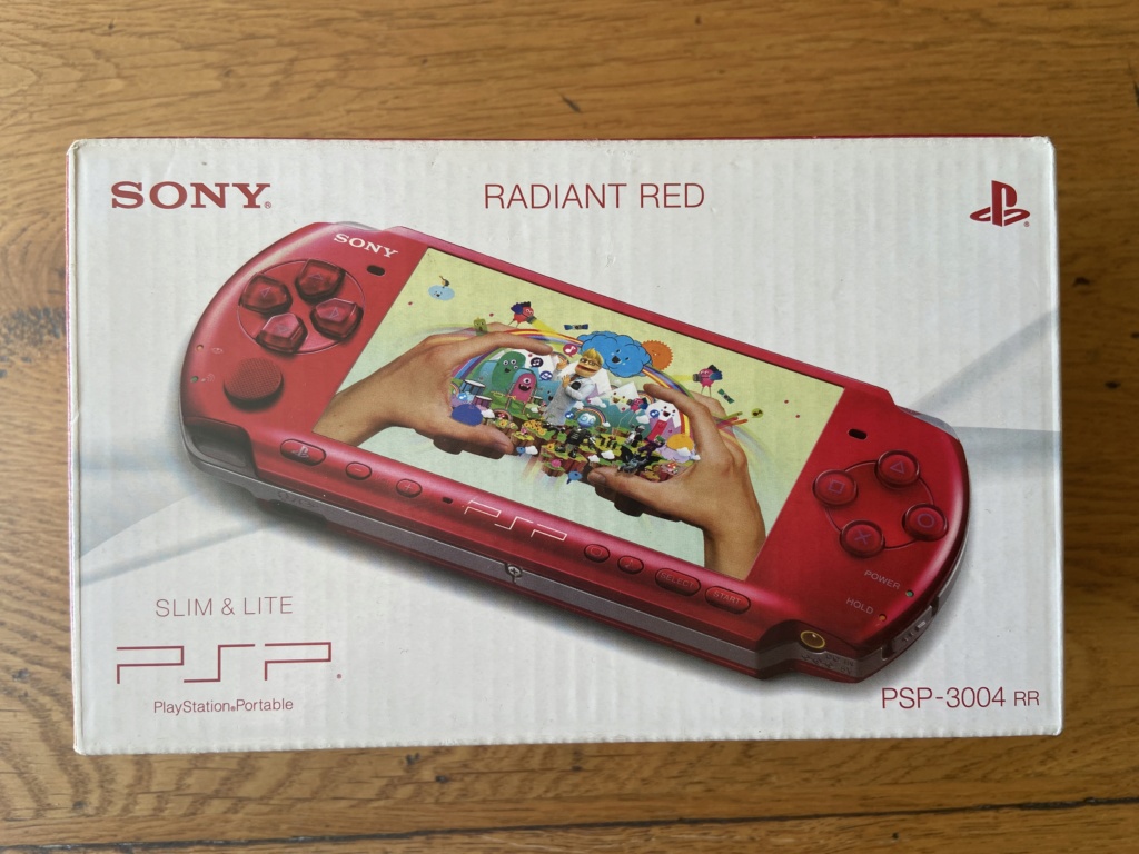 [Vendu] PSP Radian Red 3000 complète + PSP Go Cam 712