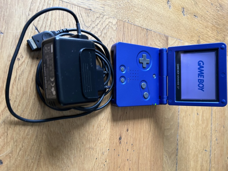 [Vendue] Game Boy Advance SP Img_7911