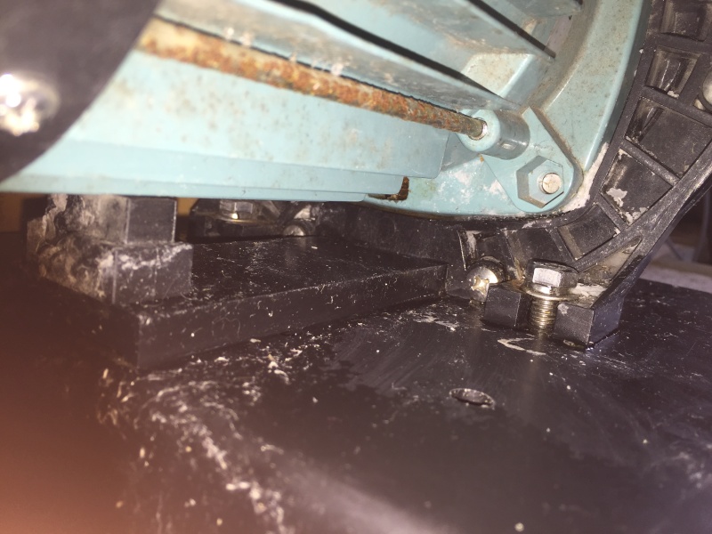 fuite sortie égout de la valve de la pompe Img_2814