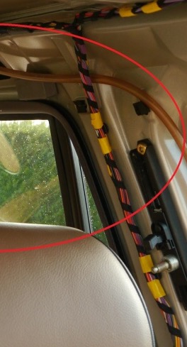 sièges arrière&ceintures - fixation Image15