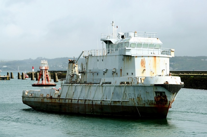 [Autre sujet Marine Nationale] Démantèlement, déconstruction des navires - TOME 2 - Page 15 3_q83010