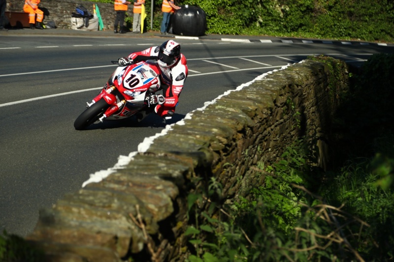 racing - [Road Racing] TT 2016 - Page 11 5751cc10