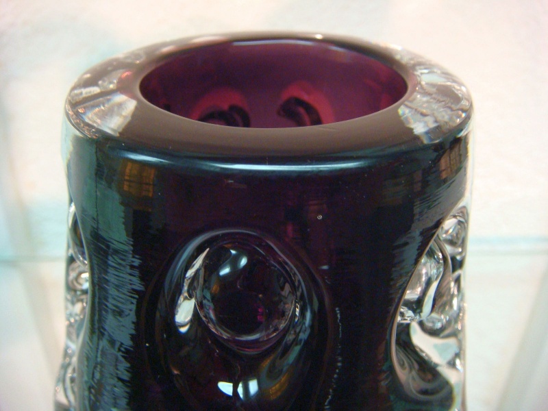 "Knobbly" vase de Jim DYER - Liskeard Glass Cornwall Angleterre Dsc06611