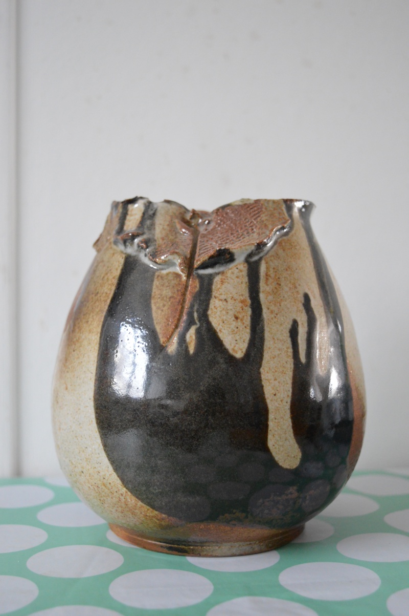 Vase en grès coulure noirer et ouverture écrasée - à identifier Dsc_2817