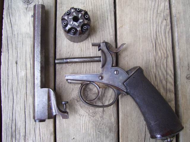 Revolver à percussion Herman David, entre 1856 et 1858. 1710