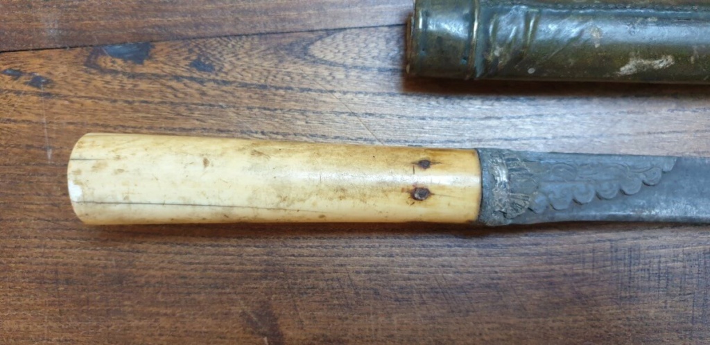 Identification couteau asiatique 339