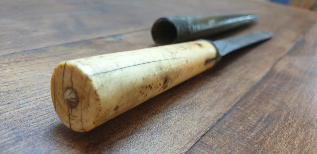 Identification couteau asiatique 626