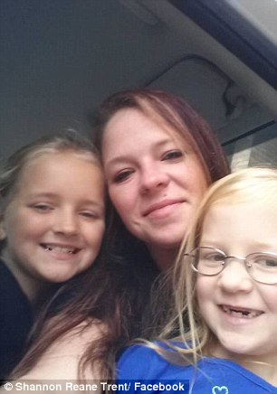 TENNESSEE SCHOOLGIRL, NINE, IS REUNITED WITH HER FAMILY, PLAYING WITH HER LITTLE SISTER AFTER BEING RESCUED FROM 'OBSESSED' UNCLE 34290810