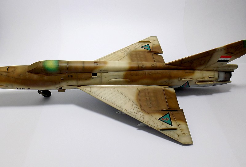 Mikoyan Gourevitch MiG-21MF irakien au 1/32 - Page 4 Dscf2636