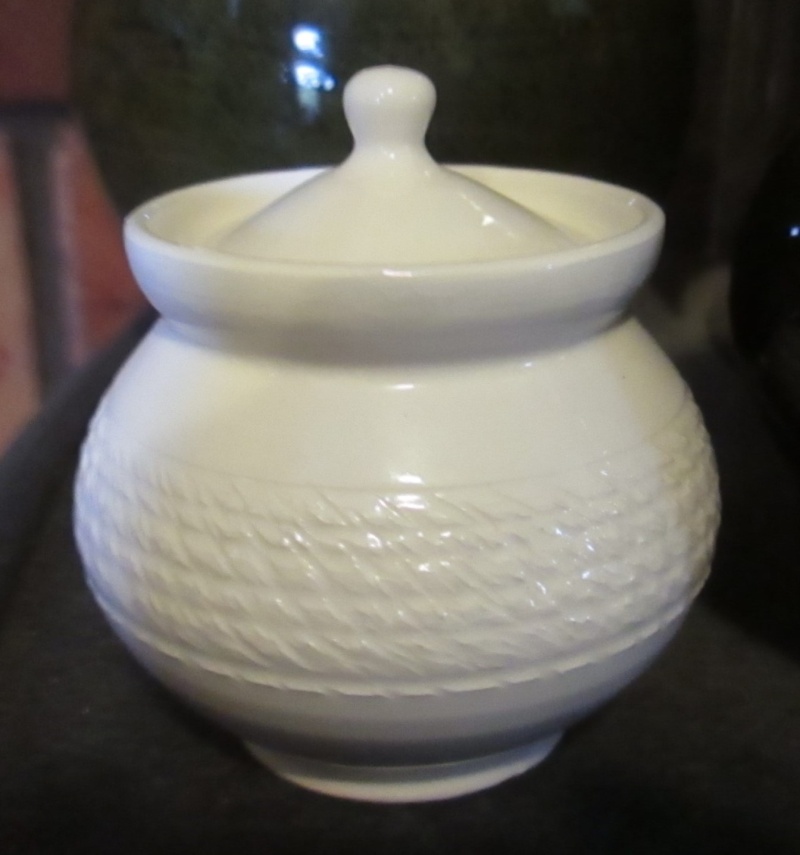 This baby reminded me of the Beach little Steenstra lidded pots. Img_4621