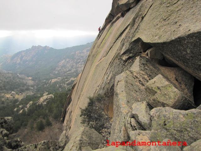 20160326 - LA PEDRIZA - VAMPIROS EN LA ROCA A2+/6a 22610