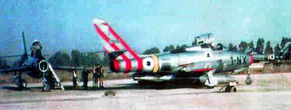  F-84F THUNDERSTREAK  1/48   F-84_f10