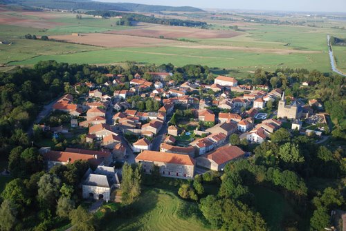 Par ordre alphabétique, des villes et des villages . - Page 6 A_v412