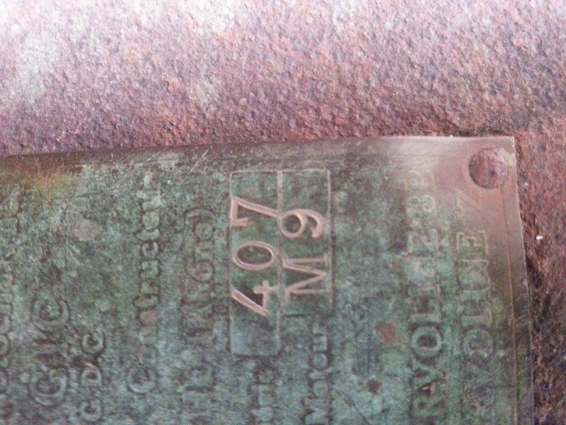 Très anciens Energic D9 sur une plaque M9 fond du hanger. 12980510