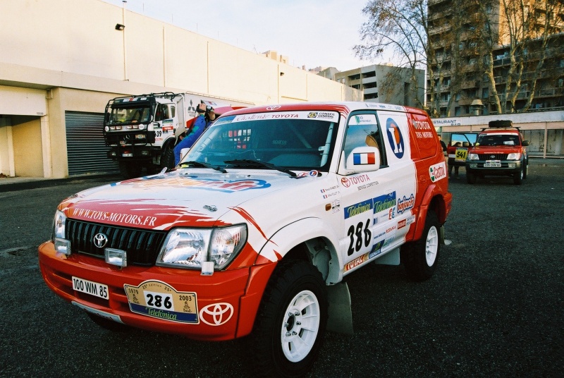Les véhicules de Ronan Chabot / Gilles Pillot sur le Dakar F1090010