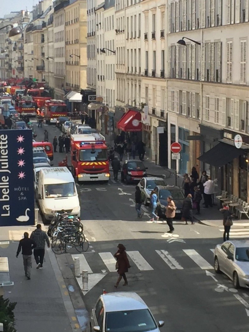 01/04/2016-12h20 -Explosion causes inconnues a cet instant Paris 6éme . Ce888p10