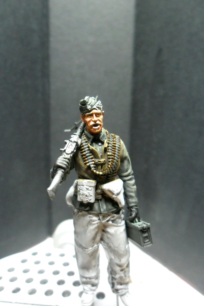 MG34 gunner Darius Minatures 1/35 terminé ! - Page 2 Mg34_010