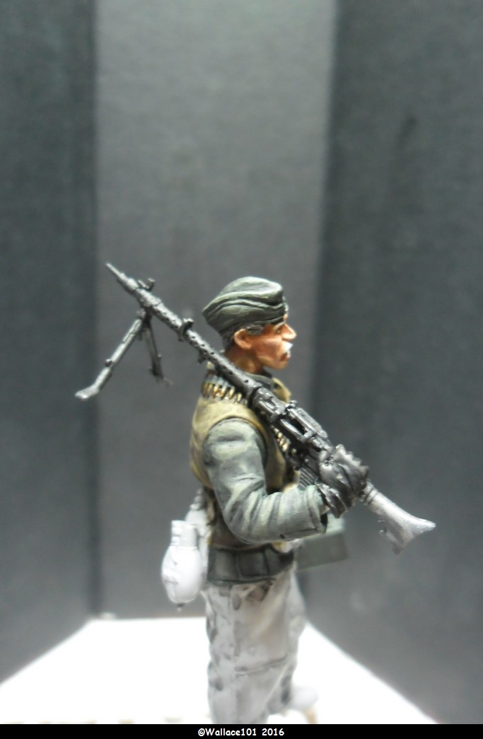 MG34 gunner Darius Minatures 1/35 terminé ! - Page 2 Mg34_011