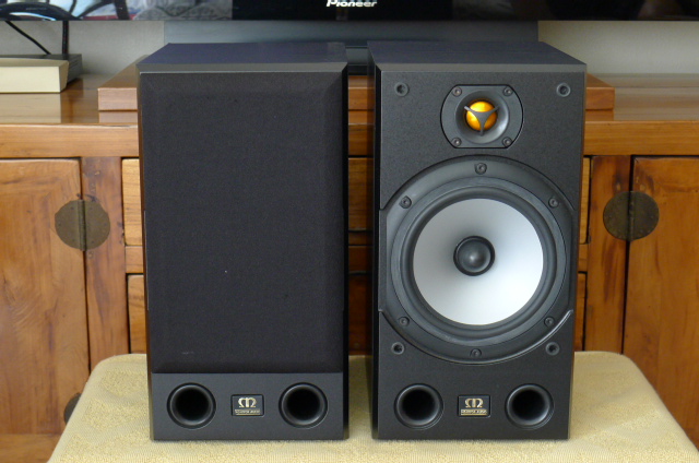 Monitor Audio Bronze 2 Bookshelf Speakers (Used) SOLD P1110611