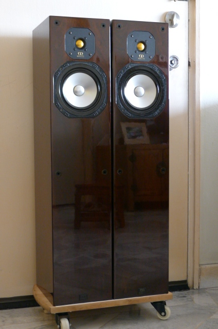 Monitor Audio Studio 20 Floor Stand Speakers (Used) SOLD P1120012